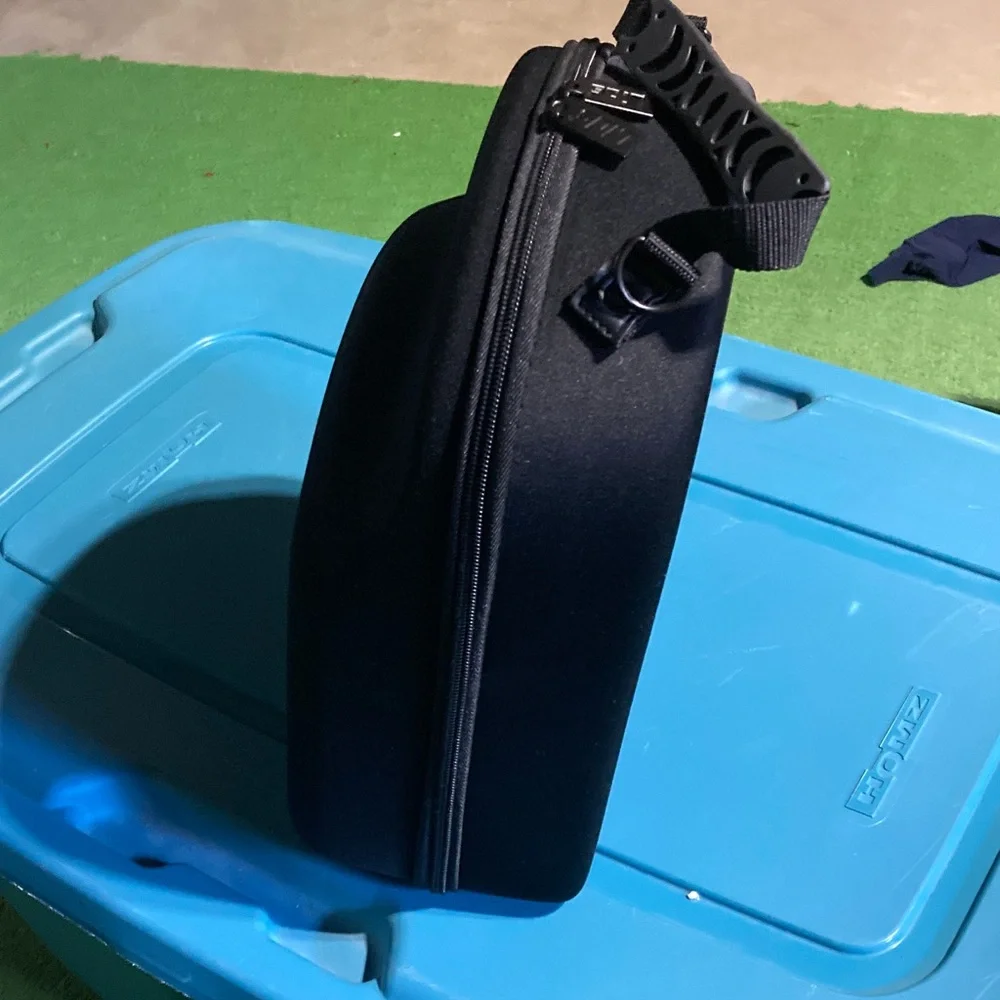 Hat carrier by Lids